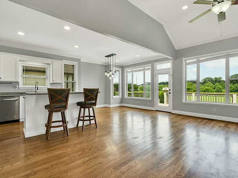955 Dodie Dr — Photo 12