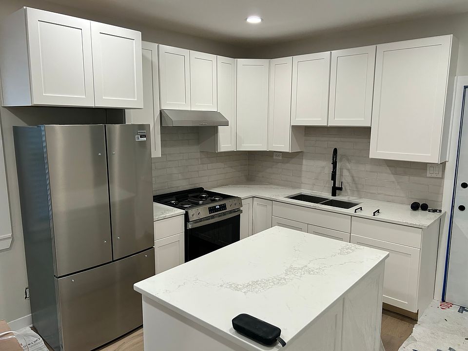 1st image of 2418 Schrage Ave Unit 2