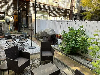 Rented by R New York