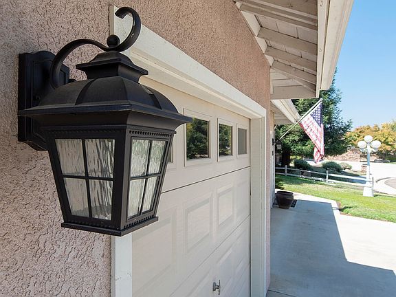 3rd image of 1343 E Laura Ct