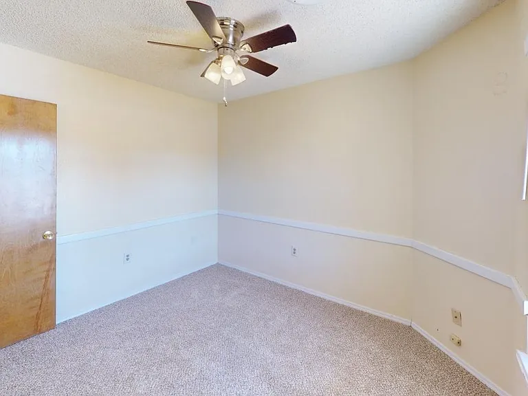 1460 Lindberg Ave — Photo 28