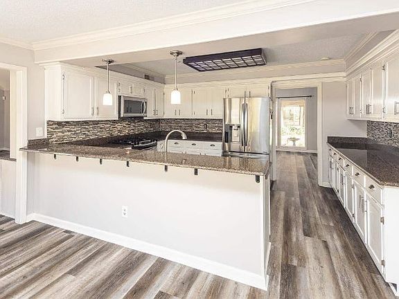 5th image of 2267 Hickory Crest Dr