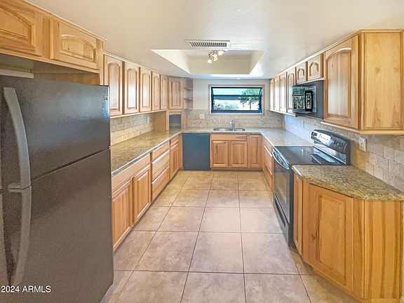2nd image of 4546 W BERYL Avenue