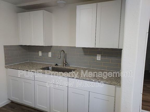 3rd image of 228 Vermont St NE APT B