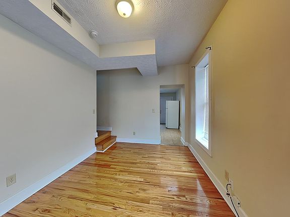 5th image of 1393 Indianola Ave