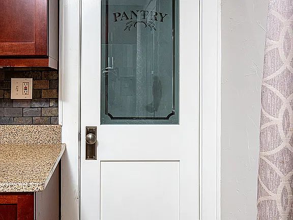 3rd image of 1845 N Warren Ave