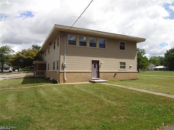 4th image of 1401 Moncrest Dr NW