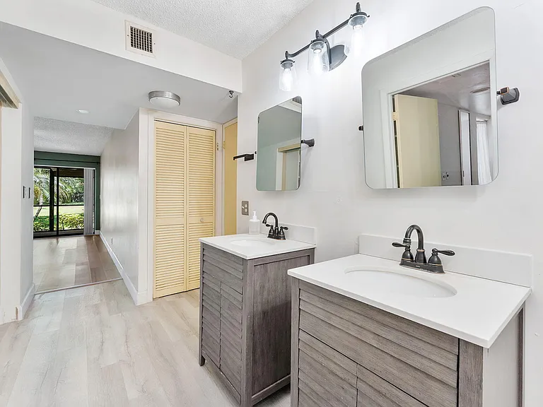 5800 Camino Del Sol #102 — Photo 16