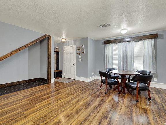 5th image of 689 NORTHGAP DR