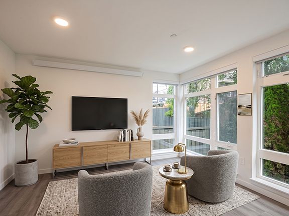 3rd image of 514 Federal Ave E #111