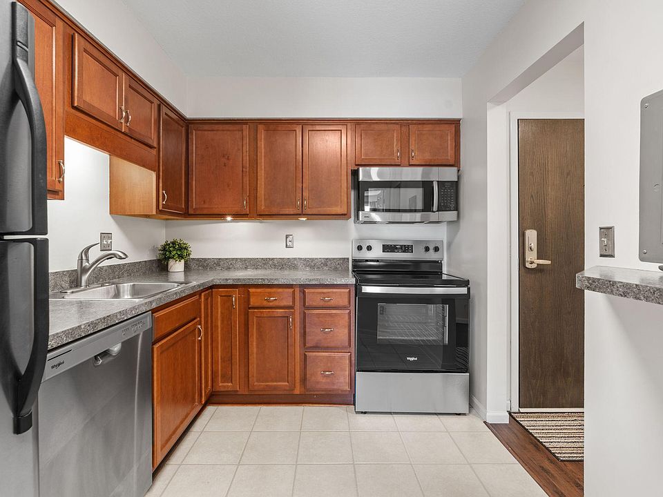 1st image of 78 10th St E Unit 406