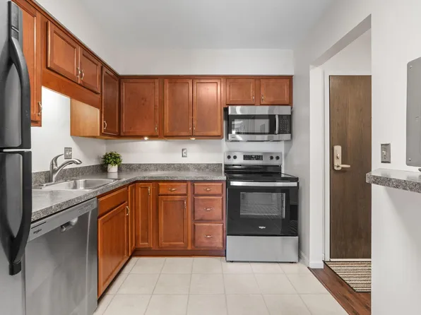78 10th St E Unit 406, Saint Paul, MN 55101