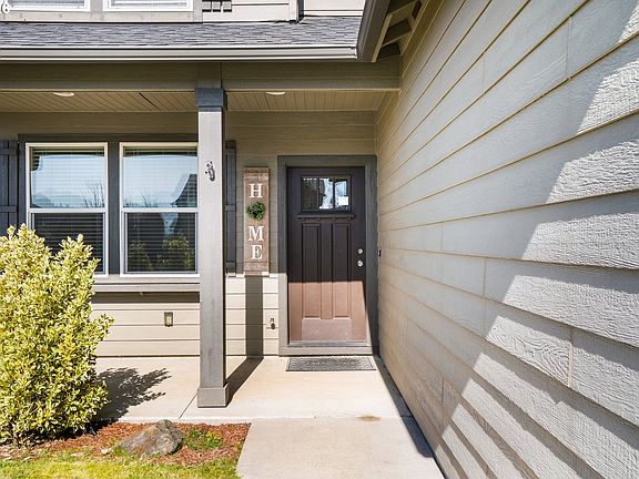 4th image of 4680 Glacier Meadows Loop