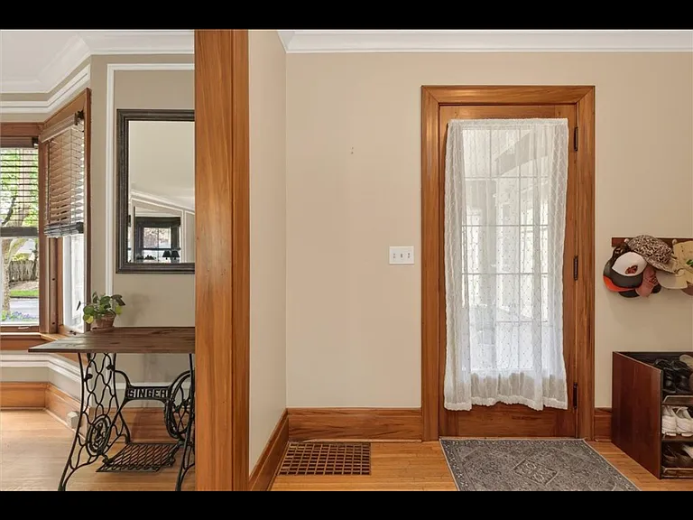 142 Washburn Park — Photo 8