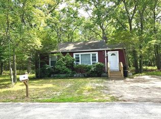 361 S River Rd, Calverton, NY 11933