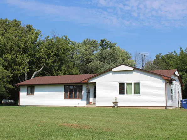 2806 Main St, Vassar, KS 66543