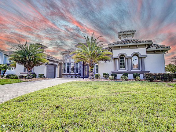 3rd image of 808 E DORCHESTER Drive