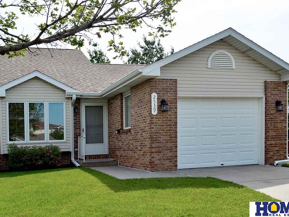 1st image of 2539 Hollyhock Cir #10