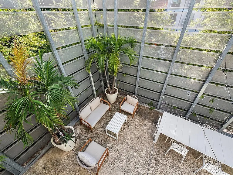 221 Jefferson Ave #2 — Photo 4