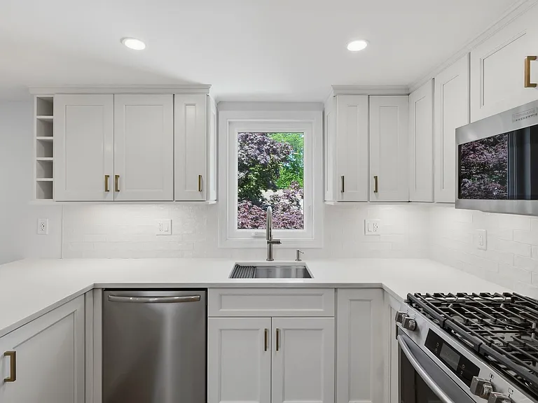 333 Florence Ave #2 — Photo 3