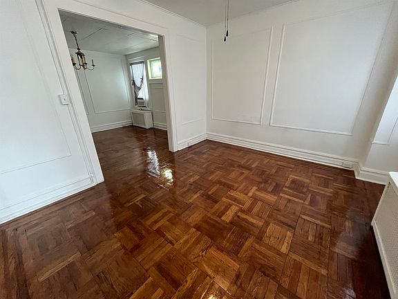 5th image of 202 N 17th St Floor 1
