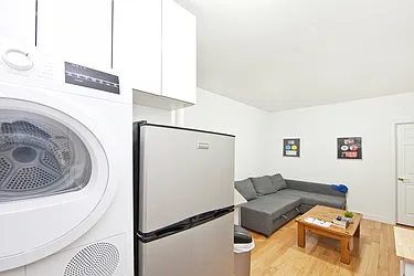 Rented by R New York