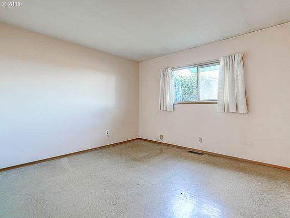 5th image of 13560 SW Hillsboro Hwy
