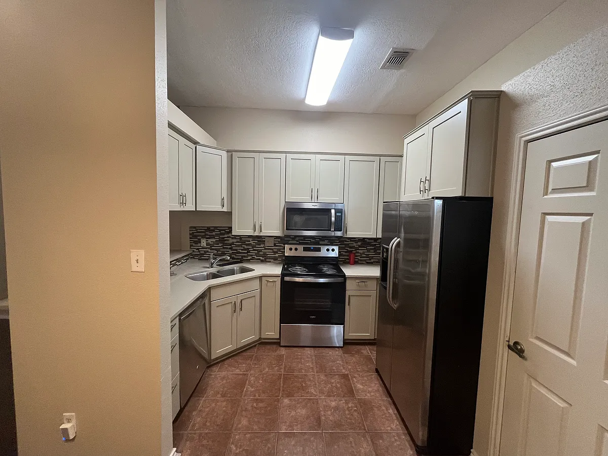 Building Photo - 8888 Benning Dr #223