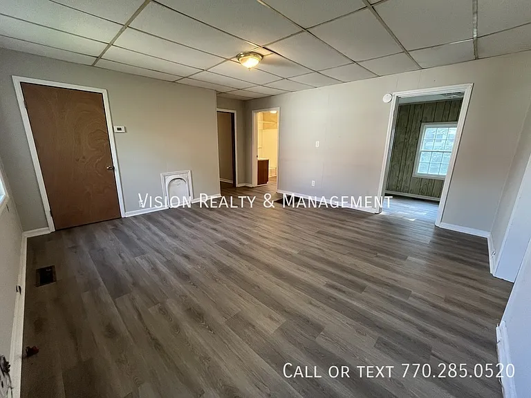 802 Williams St — Photo 15