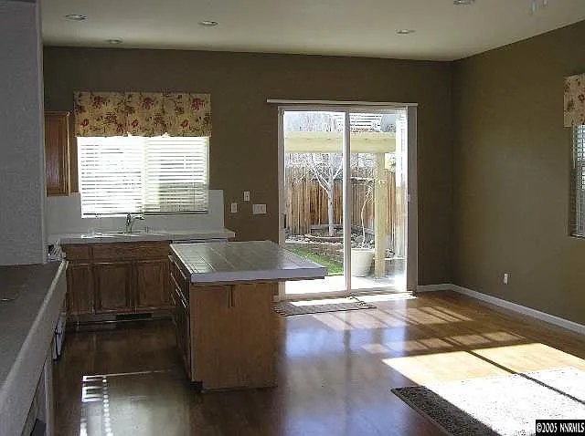 1640 Brentworth Way photo 1