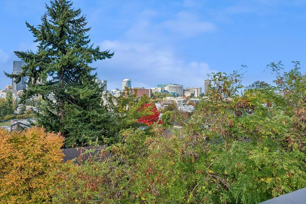 205 16th Ave. #A - 3 bedrooms — Photo 4