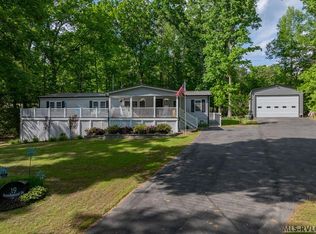19 Beechwood Dr, Bracey, VA 23919