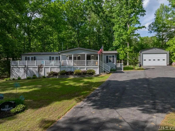 19 Beechwood Dr, Bracey, VA 23919