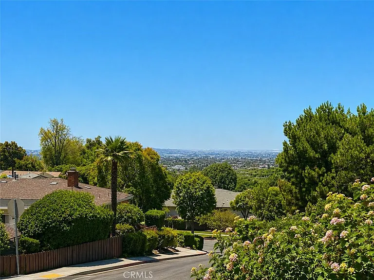 1180 Langley Way — Photo 33