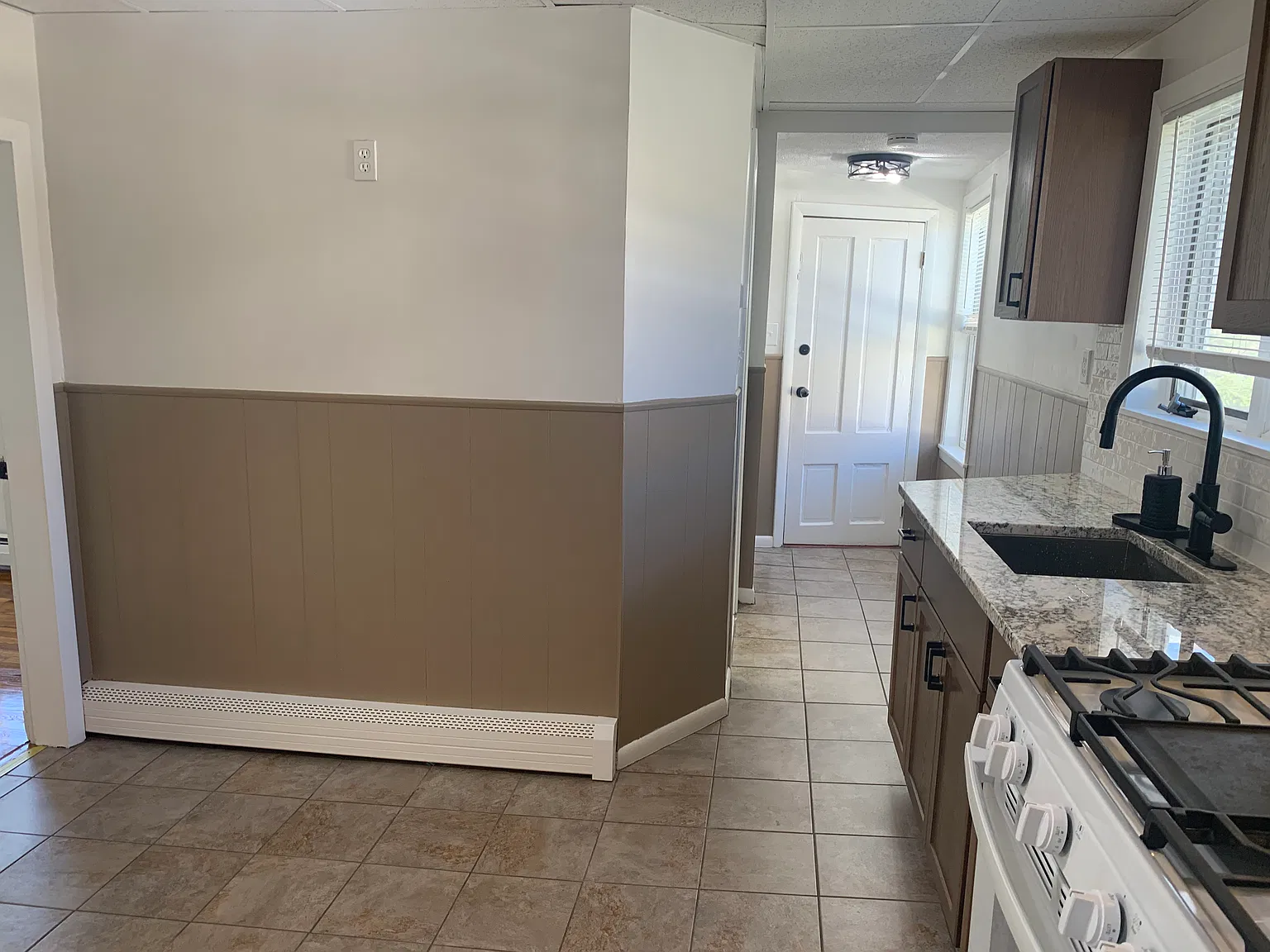 2 bed, 9999 sqft, $2,450 — Photo 3