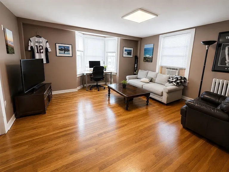 344 E 8th St #3 — Photo 7