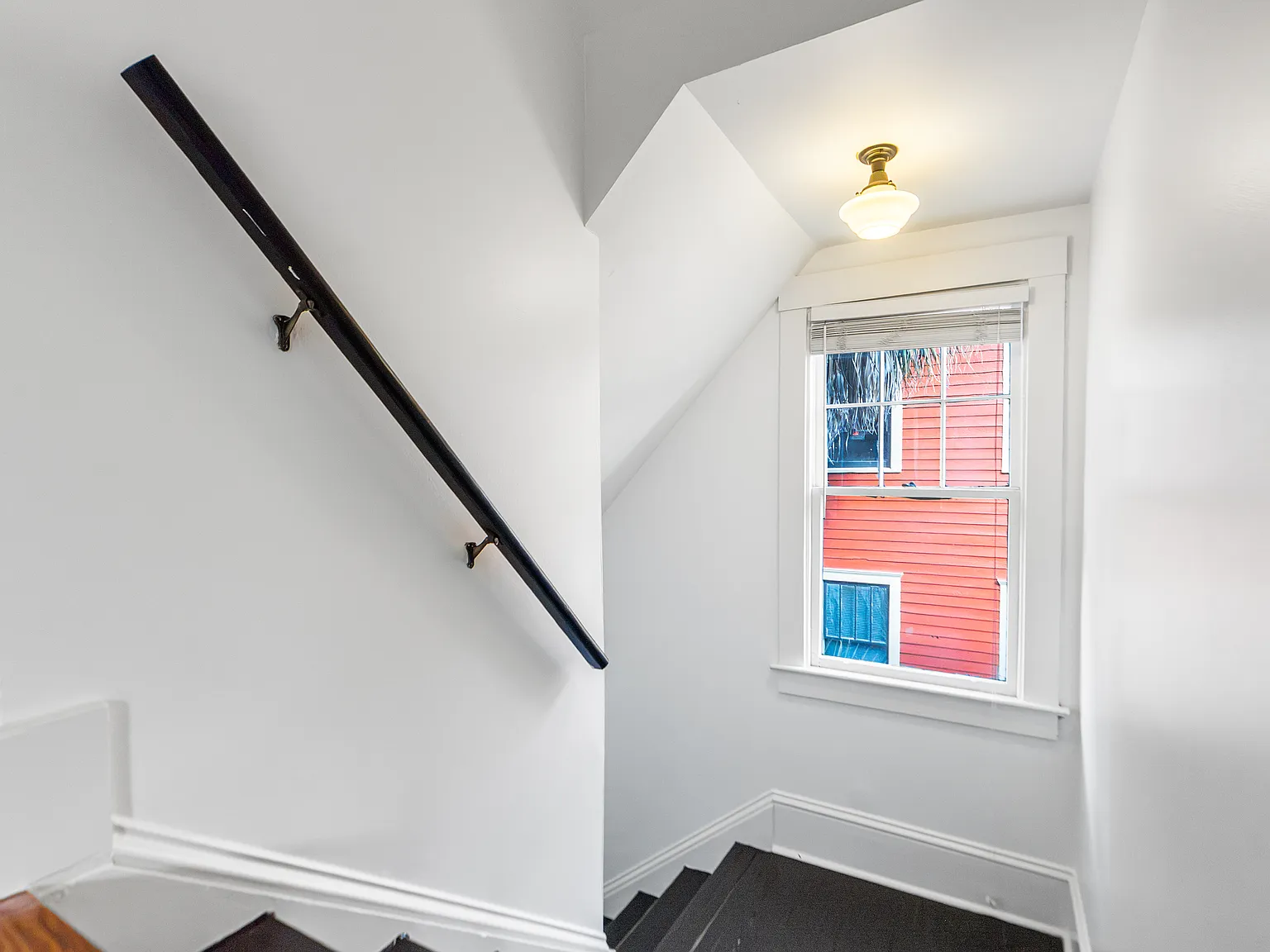 3 bed, 1200 sqft, $2,200 — Photo 3