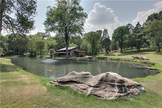 1st image of 760 Edmondson Park