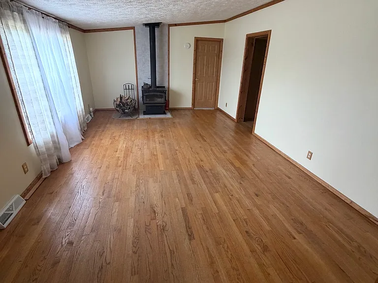 59 S Bassett Rd — Photo 9