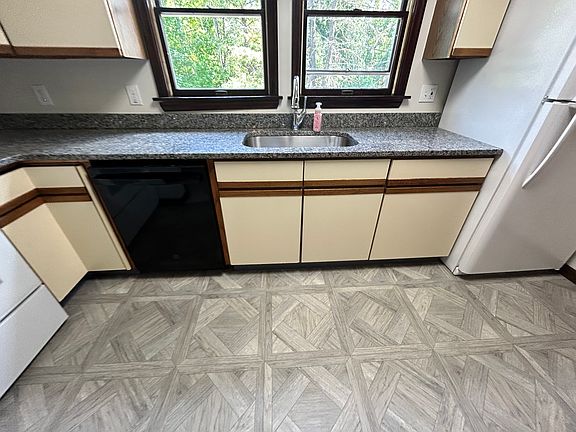 5th image of 121 Rushbrook Rd #2