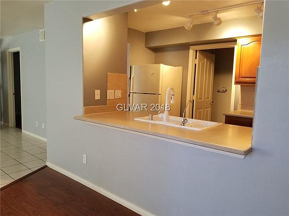 4th image of 701 Capri Dr Unit 20B