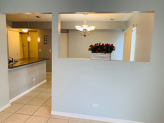 4th image of 700 Four Seasons Blvd