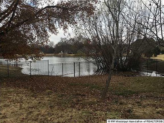 4th image of 1582 Lindsey Ln