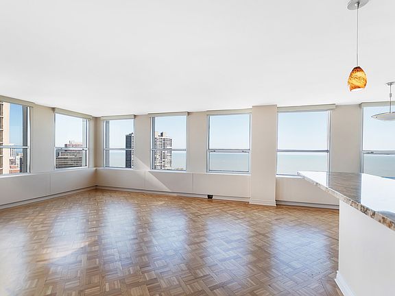 2nd image of 2626 N Lakeview Ave APT 3102