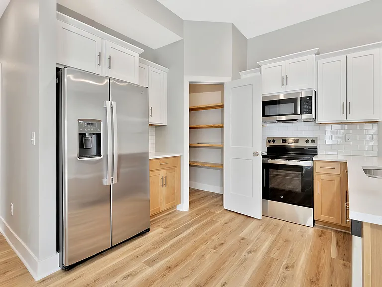 1102 SE 10th Ter — Photo 17