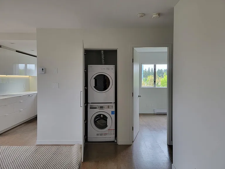 1166 W 11th Ave #701 — Photo 3