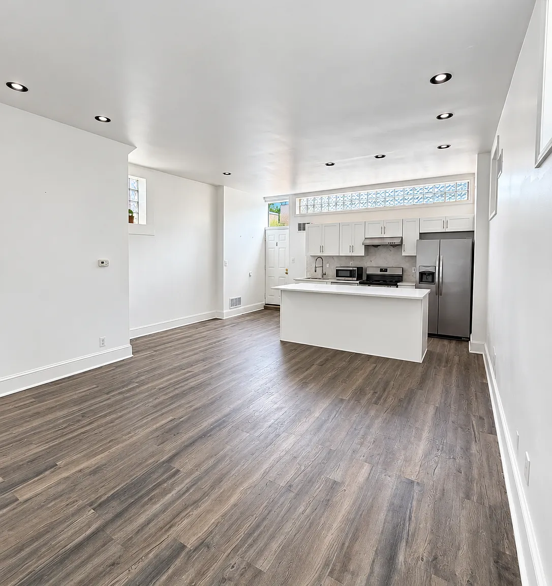 221 Poplar St — Photo 1