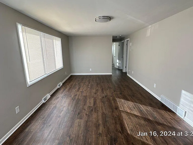 3222 Hilton St NW — Photo 5