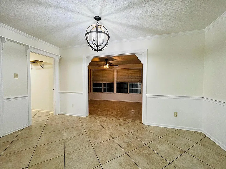 1947 Mount Badon Ln — Photo 24