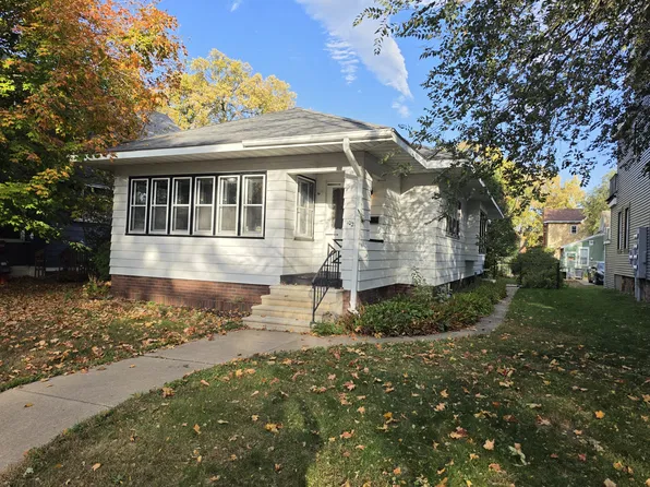 1021 7th St S, La Crosse, WI 54601